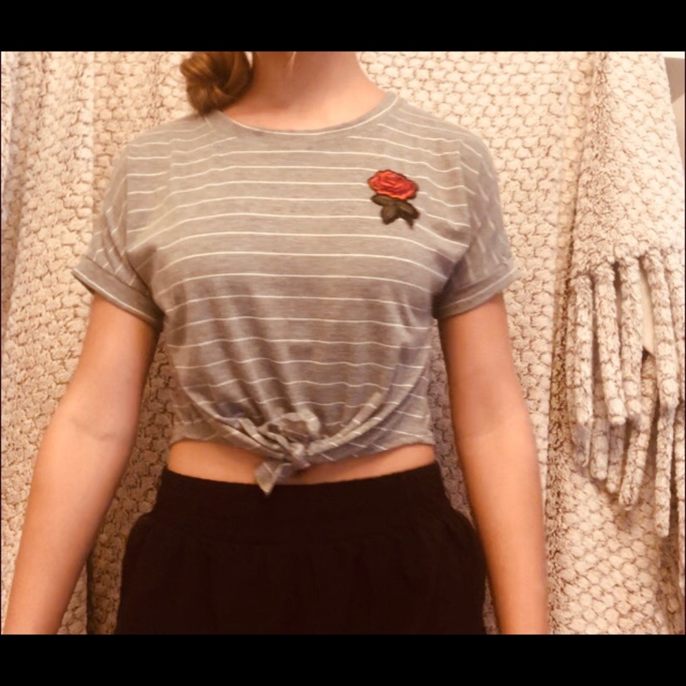 Cropped, grey and white stripped t-shirt